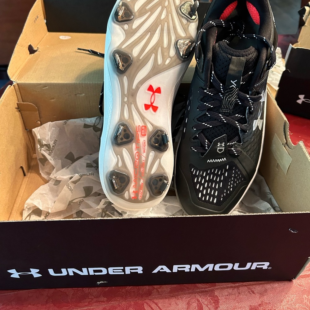 Under armor Metal Cleats NWT in box